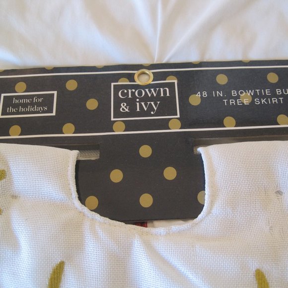 CROWN AND IVY BUCK DEER TREE SKIRT NWT $130.00 - Picture 5 of 7